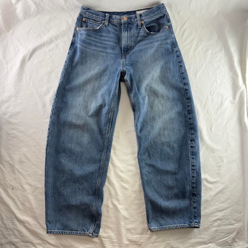 GAP Barrel High Rise Light Wash Jeans Womens 29 / 8 R Indie Avant Garde